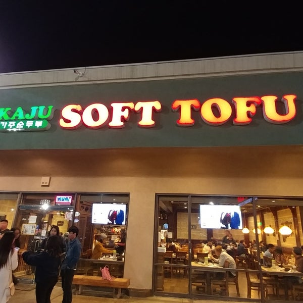 Foto tirada no(a) Kaju Soft Tofu Restaurant por MistressPrime em 12/27/2017