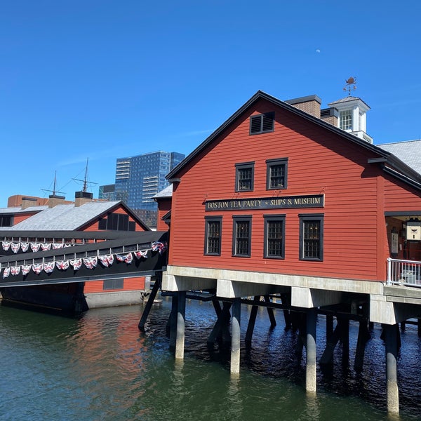 Foto diambil di Boston Tea Party Ships and Museum oleh Kunio pada 5/9/2022