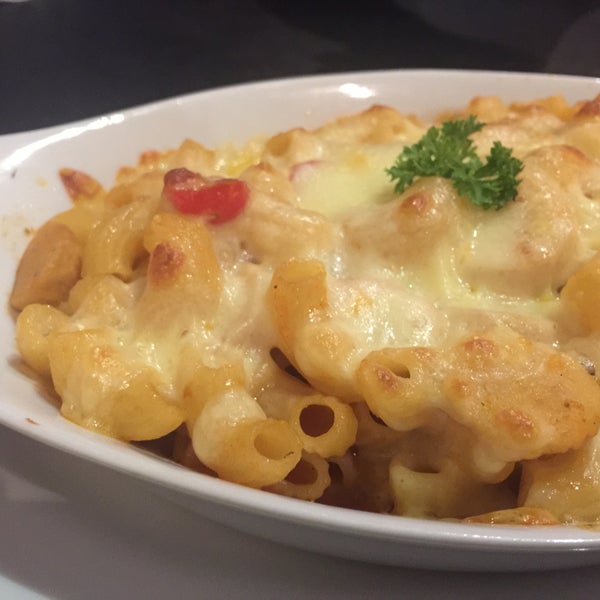 Not much cheesy taste and sausage in this cheesy baked elbow with chicken sausage