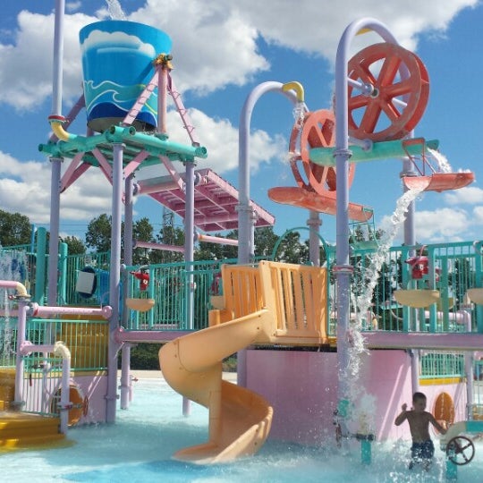 Red Oaks Waterpark Madison Heights, MI