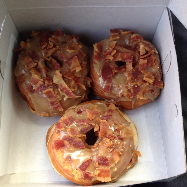 9/18/2013 tarihinde Ruben R.ziyaretçi tarafından Spudnuts Donuts'de çekilen fotoğraf
