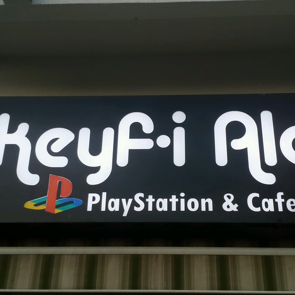 Foto tirada no(a) Keyfi Alem Playstation Cafe por Hilal Y. em 1/31/2017