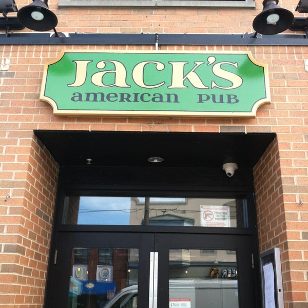 Foto diambil di Jack&#39;s American Pub oleh Dave P. pada 7/25/2013