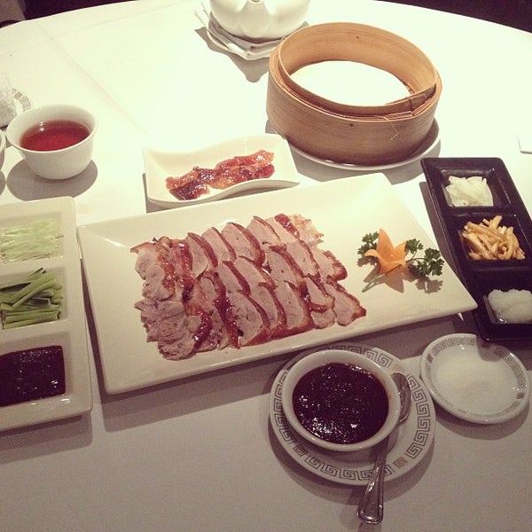 Foto tomada en Min Jiang Chinese Restaurant  por Shu W. el 9/16/2013