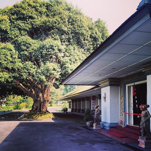 Photo taken at Istana Tampaksiring (Presidential Palace) by Belinda S. on 8/6/2014