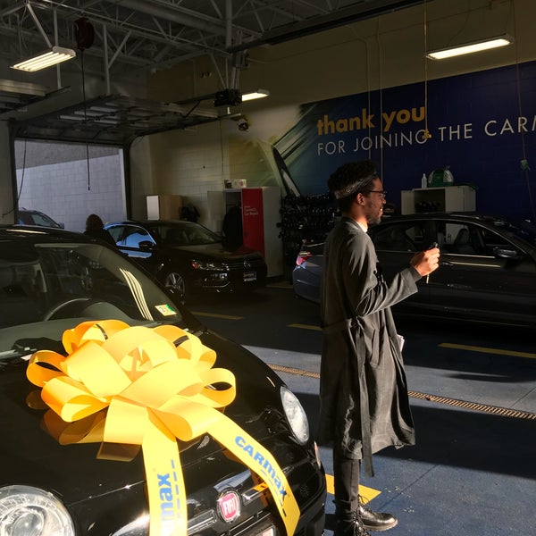 CarMax Car Dealership in Midlothian