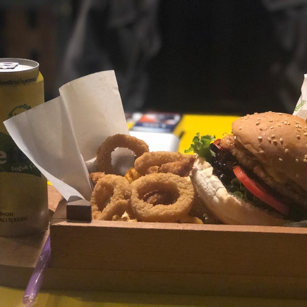 11/10/2018にGizem G.がCaps Burger Pozcuで撮った写真