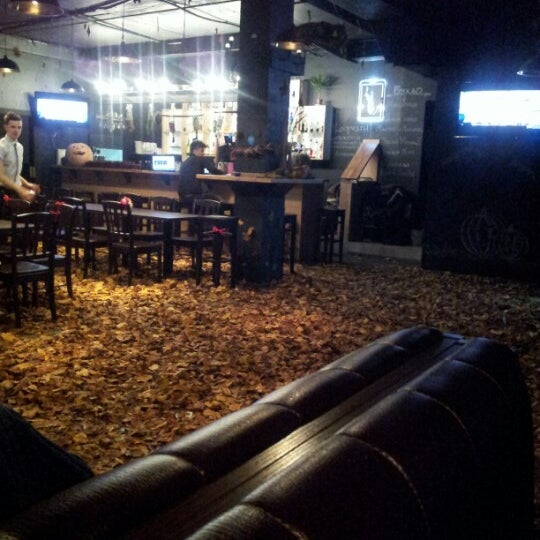 Foto tirada no(a) Podliva Resto-Bar por Oleg N. em 10/31/2012