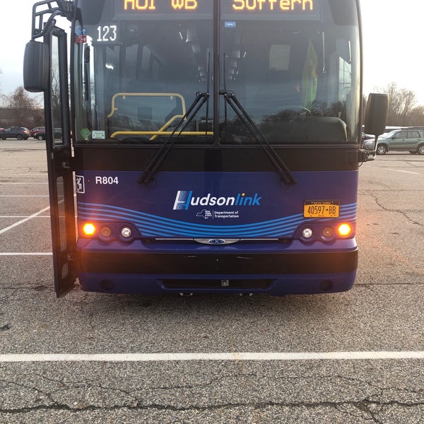Park & Ride Palisades Mall Parking in West Nyack