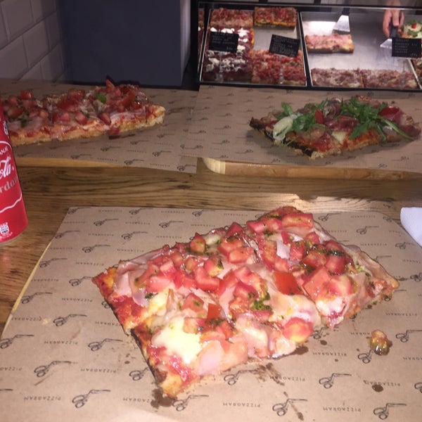 7/3/2017 tarihinde Tamara G.ziyaretçi tarafından Pizzagram'de çekilen fotoğraf