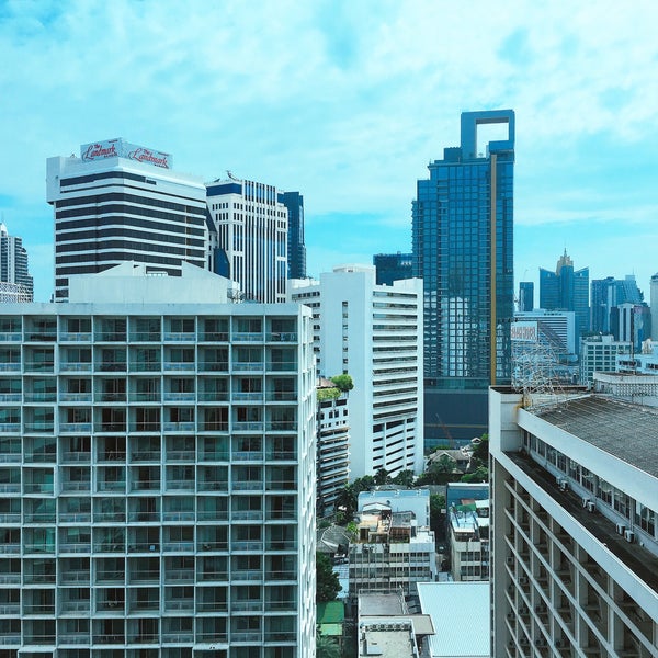 รูปภาพถ่ายที่ DoubleTree by Hilton Bangkok Ploenchit โดย Aor A. เมื่อ 10/20/2019