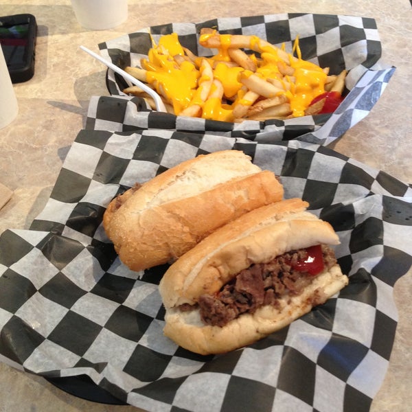Philadelphia Cold Cuts - Local de sándwiches en Great Neck