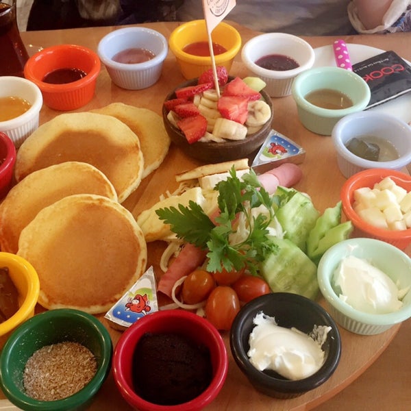 Foto diambil di Cookline Pancakes oleh Tuğçe S. pada 4/7/2016