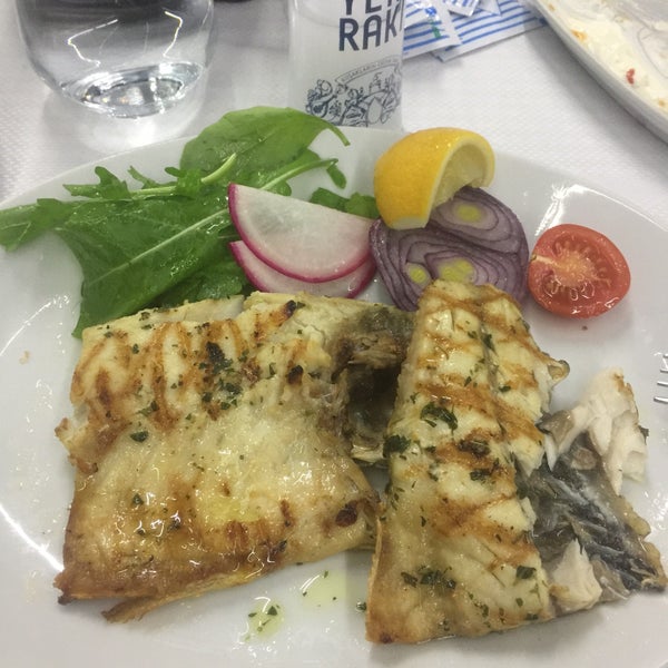Foto scattata a Halit Balık Restoran da Rüzgar il 1/18/2019