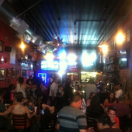 Foto diambil di CHACHO&#39;S Restaurant oleh Jorge S. pada 9/30/2012