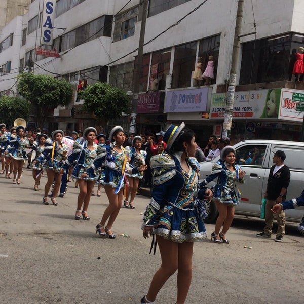 Foto tirada no(a) Gamarra por PaolitaBoop A. em 9/19/2015