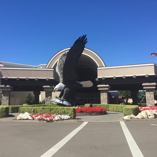Photo prise au Seven Feathers Casino Resort par Bill S. le6/29/2016