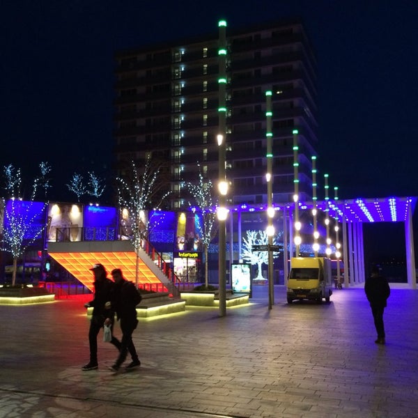 1/18/2014 tarihinde Kim K.ziyaretçi tarafından Citymall Almere'de çekilen fotoğraf