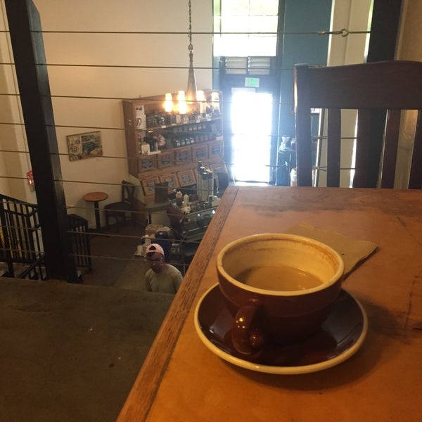 6/26/2016 tarihinde Jaime O.ziyaretçi tarafından Groundwork Coffee'de çekilen fotoğraf