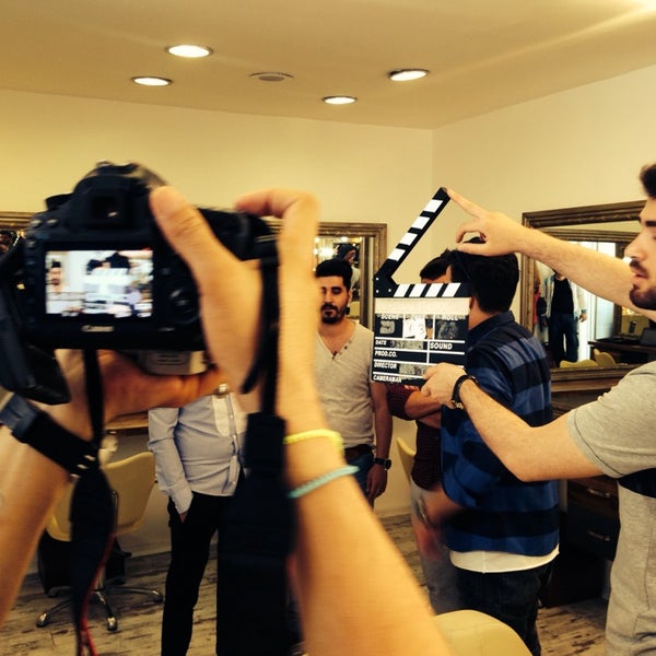 Foto tirada no(a) Erhan Delen &amp; Volkan Taşcı Hair&amp;Make Up Studio por Can D. em 5/21/2014