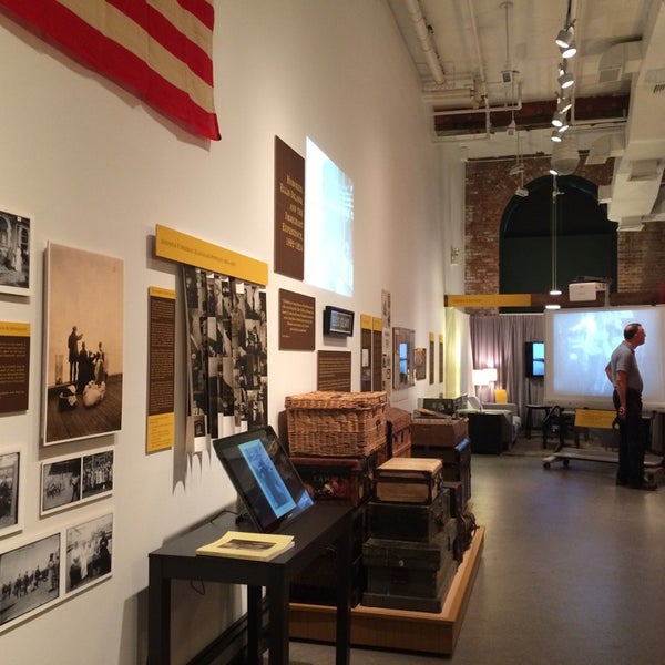 รูปภาพถ่ายที่ Hoboken Historical Museum โดย Barbara M. เมื่อ 8/17/2014
