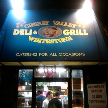 Foto diambil di Cherry Valley Deli &amp; Grill oleh Poppa Pri pada 5/23/2013
