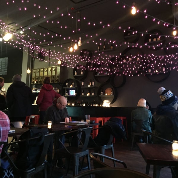 12/31/2015にJennifer D.がVinyl Coffee &amp; Wine Barで撮った写真