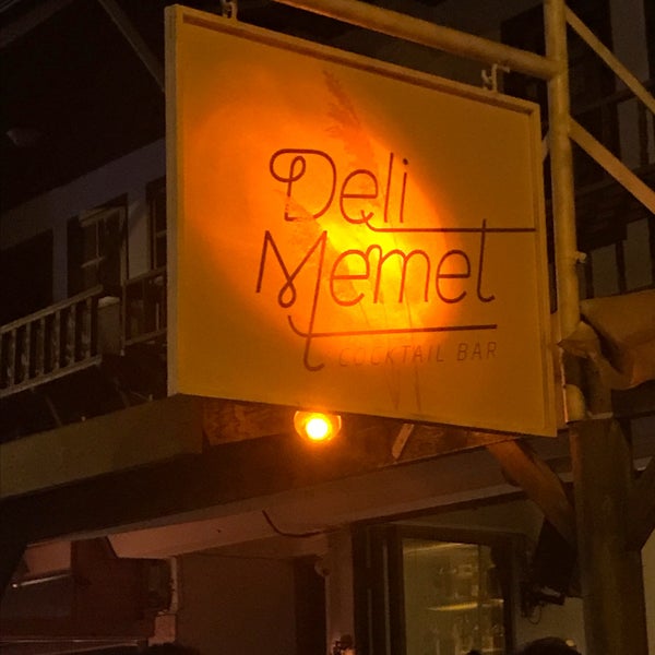 รูปภาพถ่ายที่ Deli Memet โดย Metin Ö. เมื่อ 8/30/2017