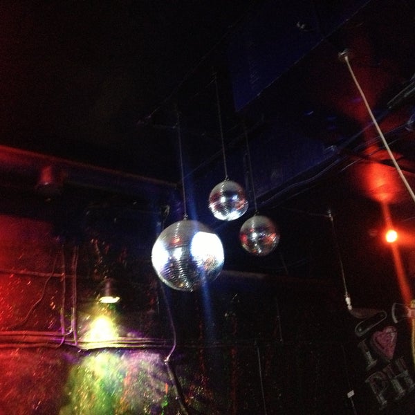 รูปภาพถ่ายที่ Party Hard Bar โดย Mitya U. เมื่อ 5/1/2013