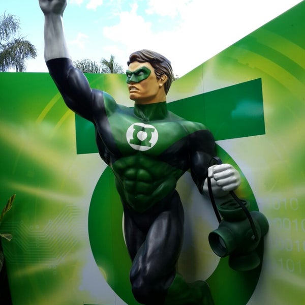 5/12/2014 tarihinde Desmond H.ziyaretçi tarafından Green Lantern Coaster'de çekilen fotoğraf