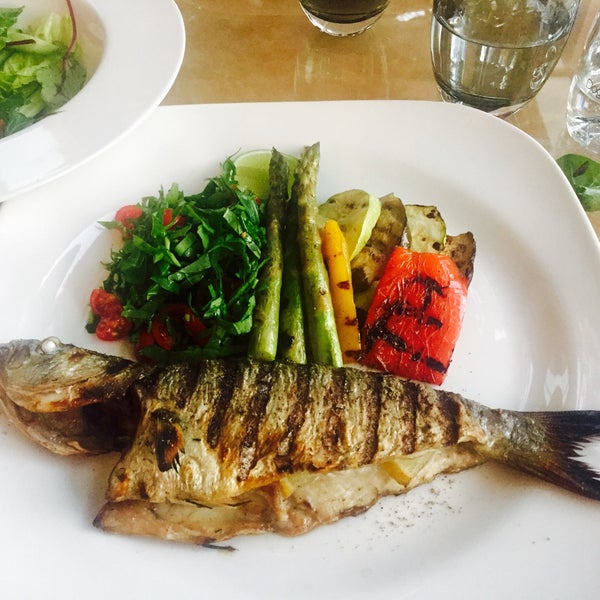 Photo prise au Veranda Restaurant &amp; Lounge InterContinental Istanbul par Andreana le12/20/2015