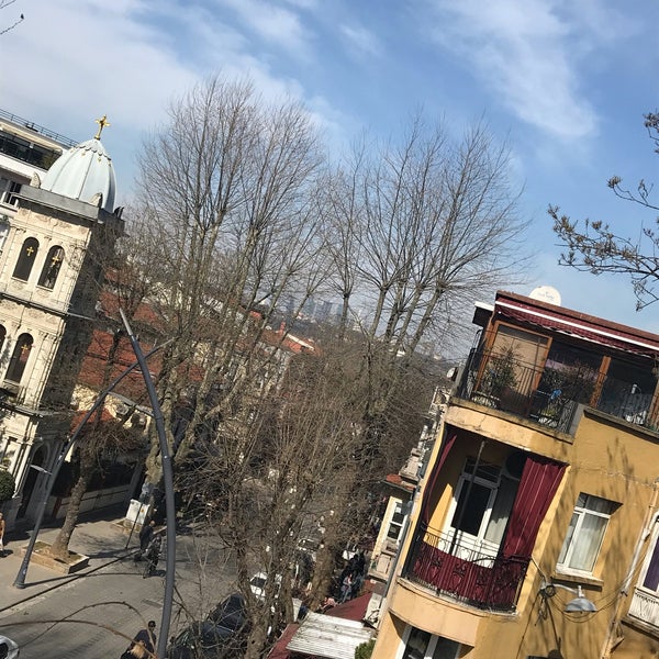 3/10/2019에 Elif K.님이 Kuzguncuk Bostan Cafe에서 찍은 사진