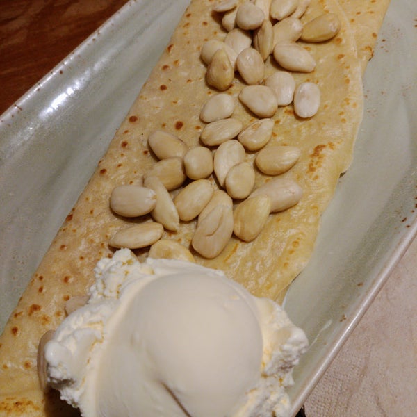Almonds on the Crepe nor roasted nor cut. Cream from the can. You'll find better quality for the price elsewhere.