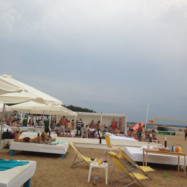 Das Foto wurde bei Ibiza Beach Bar von Anastasia F. am 6/29/2013 aufgenommen