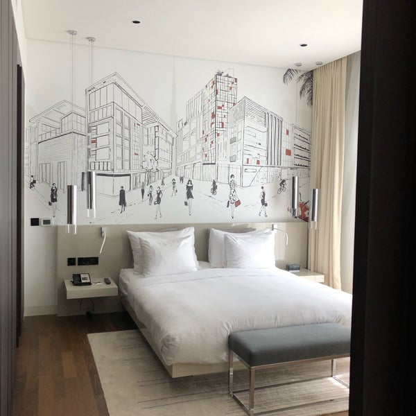 รูปภาพถ่ายที่ La Ville Hotel &amp; Suites โดย Ahmad 🇰🇼 เมื่อ 3/15/2018
