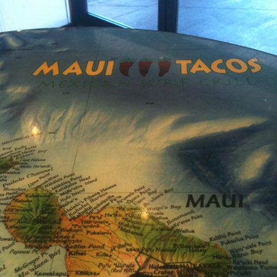 รูปภาพถ่ายที่ Maui Tacos โดย Lucyn W. เมื่อ 10/12/2012