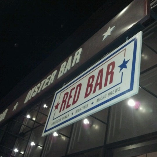 Photo taken at Red White and Blue by Blas G. on 9/15/2012