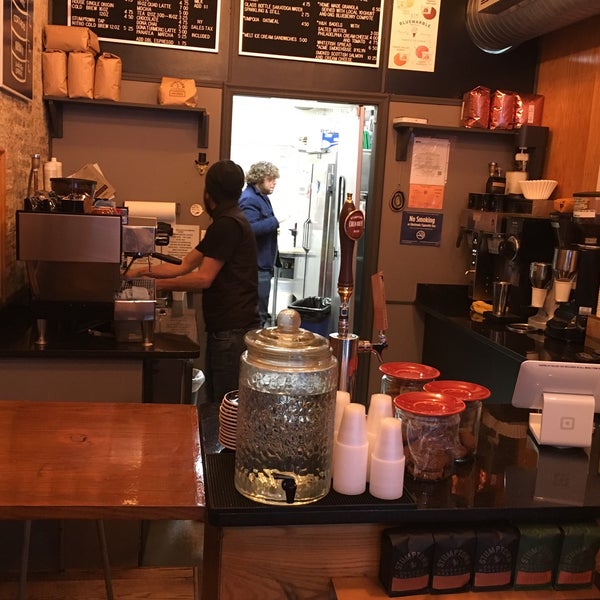 3/26/2018 tarihinde Jehiah C.ziyaretçi tarafından The Jolly Goat Coffee Bar'de çekilen fotoğraf