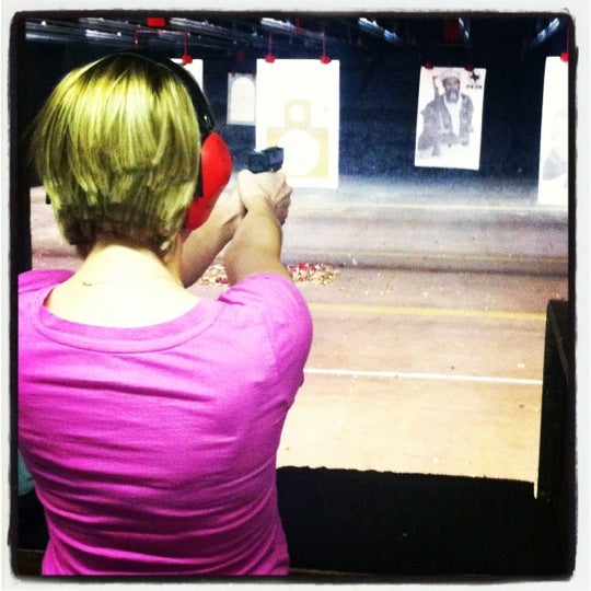 11/3/2012にWhitney P.がDFW Gun Range and Training Centerで撮った写真