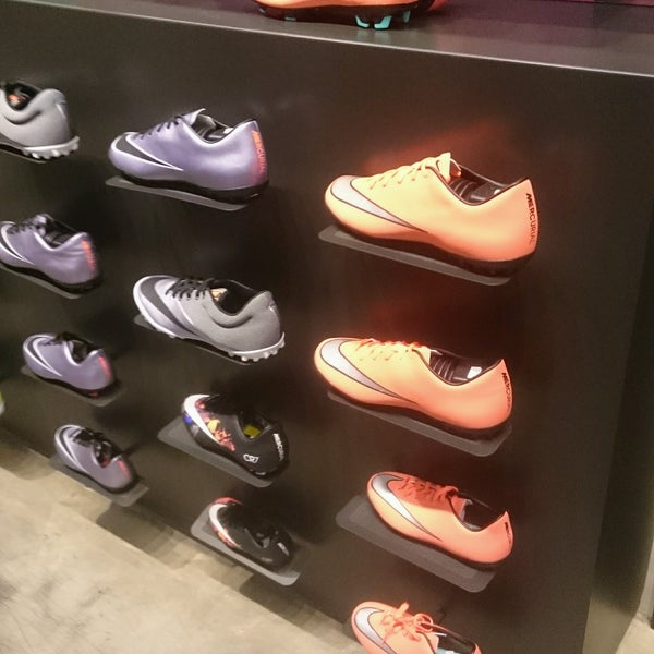 Nike store centaurus islamabad hot sale