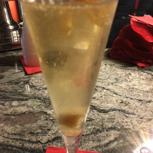 6/6/2018にSean B.がBattery Park Book Exchange And Champagne Barで撮った写真
