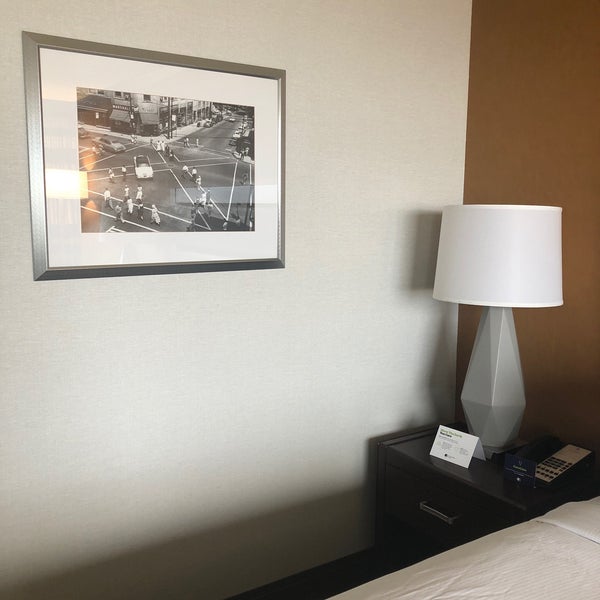 11/8/2019 tarihinde Les R.ziyaretçi tarafından DoubleTree by Hilton Hotel Cleveland Downtown - Lakeside'de çekilen fotoğraf