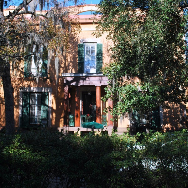 Foto tirada no(a) Sorrel Weed House - Haunted Ghost Tours in Savannah por Sorrel Weed House - Haunted Ghost Tours in Savannah em 7/27/2015