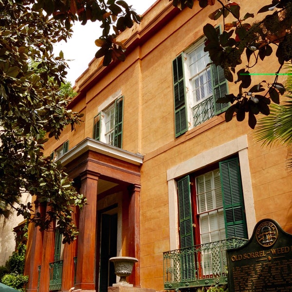 7/25/2015 tarihinde Sorrel Weed House - Haunted Ghost Tours in Savannahziyaretçi tarafından Sorrel Weed House - Haunted Ghost Tours in Savannah'de çekilen fotoğraf