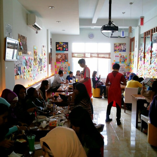 Foto tirada no(a) Daebak Fan Cafe por Afrizal J. em 5/10/2013
