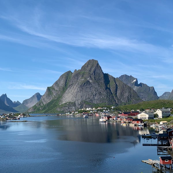 Reine 3 tips from 572 visitors