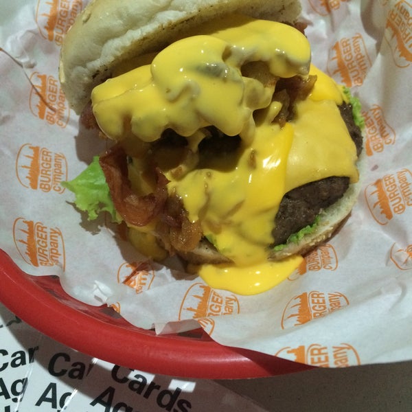 รูปภาพถ่ายที่ Burger Company โดย Jamie D. เมื่อ 7/18/2015