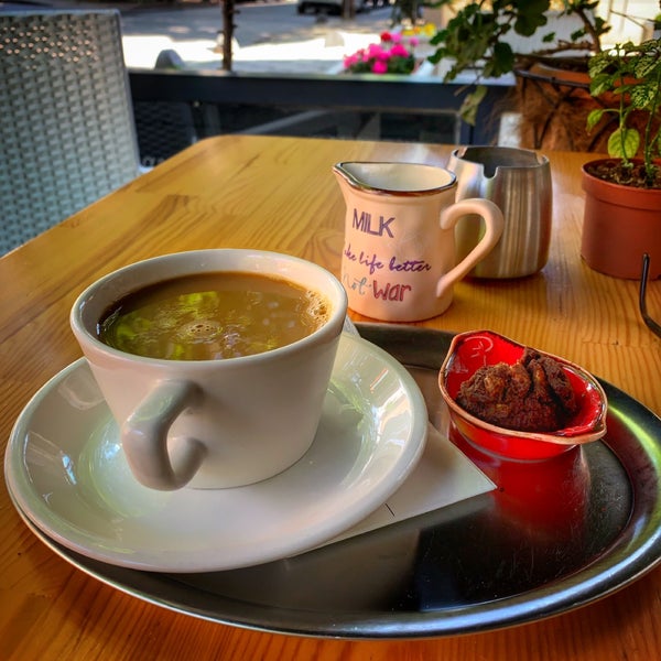 Photo taken at Cremma Breakfast, Cafe, Patisserie by Onur Ö. on 5/9/2019