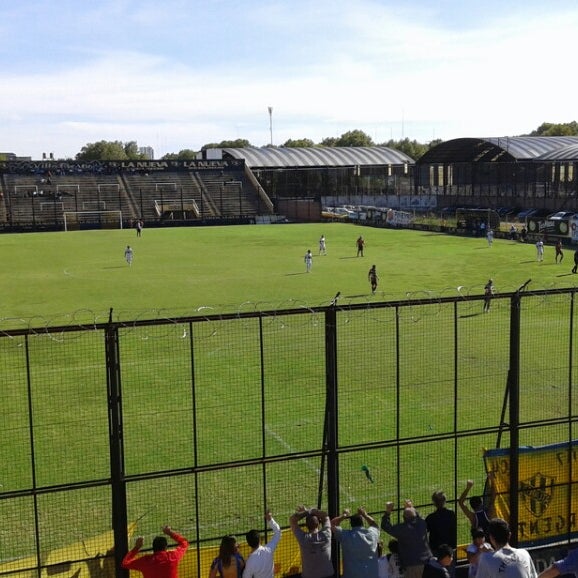 Estadio Don León Kolbovski  Agropecuario, Sportivo Barracas