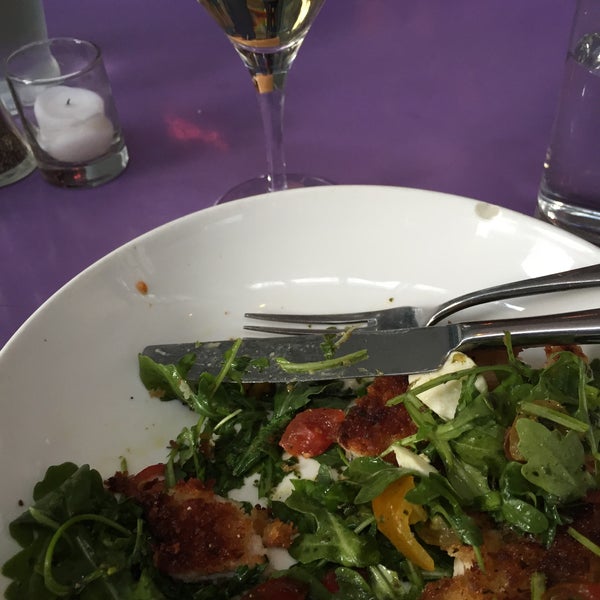 Came in after work and had some wine and the Crispy Chicken Caprese Arugula plate.  It was great.  The staff was polite and attentive.  I will certainly be back...